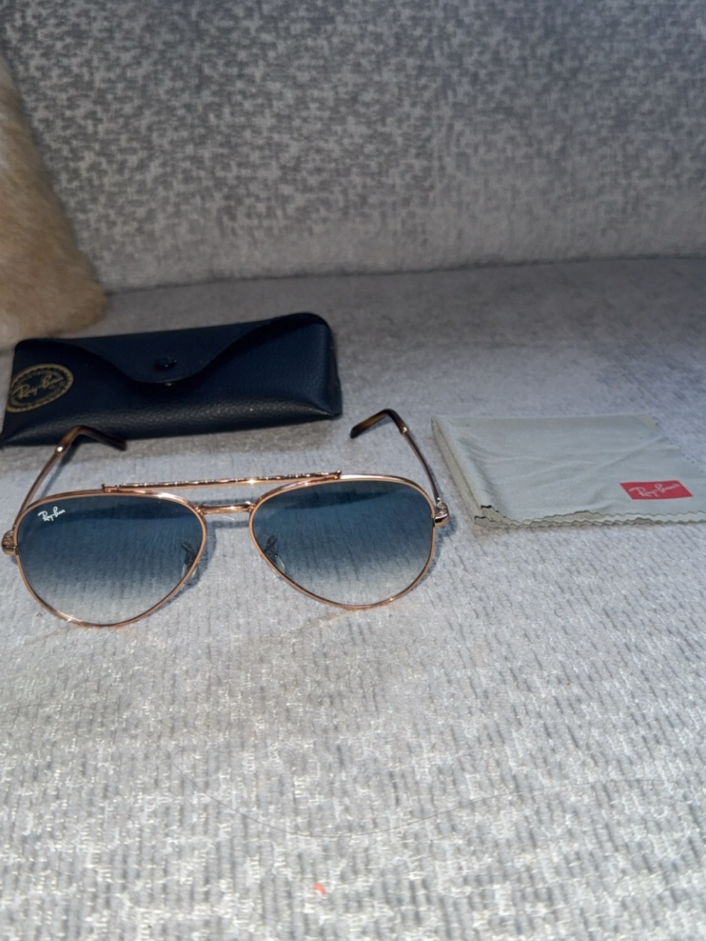 Ray-Ban New Aviator Rose Gold Blue Gradient Sunglasses 58-14 with Case